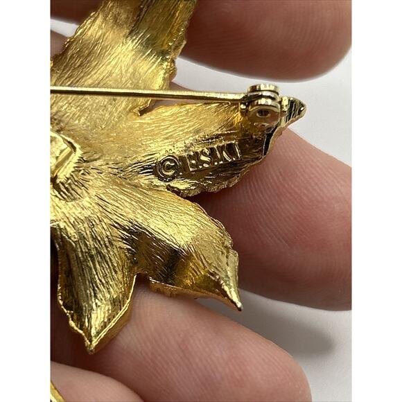 Vintage BSK Signed Brushed Gold Tone Textured Faux Pearl Leaf Brooch Pin - Picture 7 of 10